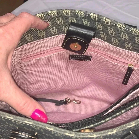 DOONEY & BOURKE Canvas Purse. Excellent Condition ❣️ - Picture 6 of 7